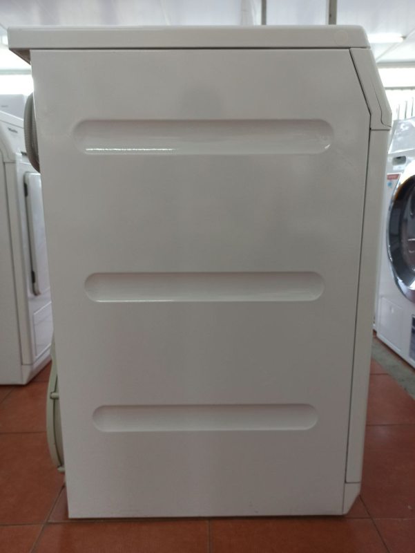 Сушильна машина Miele T8861WP
