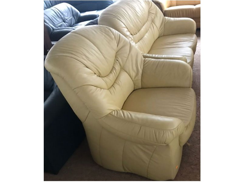Комплект мебели два дивана двойка + кресло кожаный бежевый
