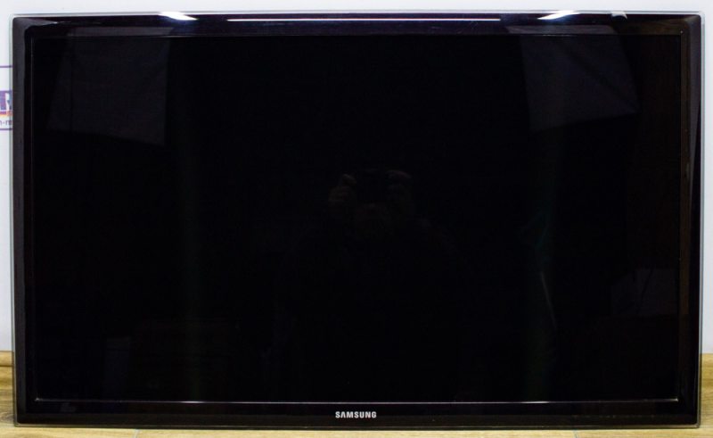 Телевизор 40 Samsung UE40D5700