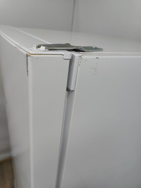 Холодильник двокамерний Bosch KGV36UW20 90W 213+94л sn 9506100961 n480