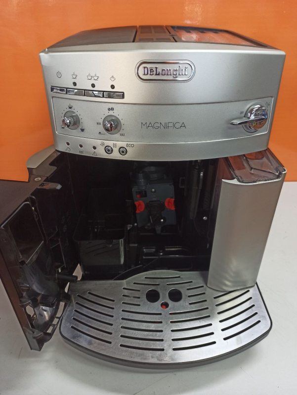 Кофемашина DeLonghi Magnifica ESAM3200S
