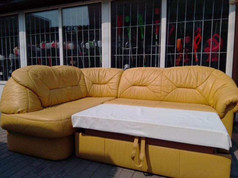 Комплект мебели угловой диван+кресло кожаный желтый 20200410006