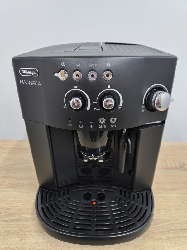 Кавоварка Delonghi Magnifica