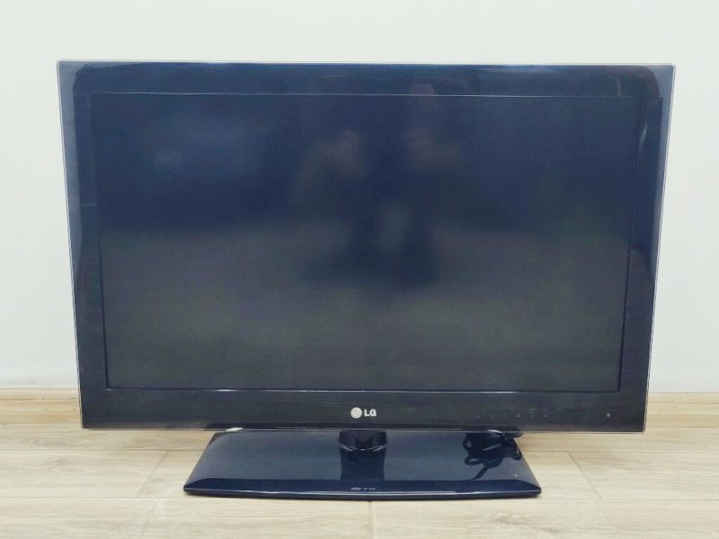 ТБ 32 LG 32LE5700 LED Full HD