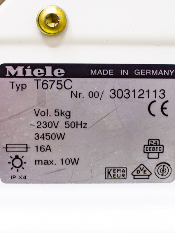Сушильна машина Miele T675C