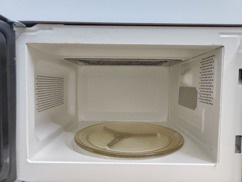 Мікрохвильова піч SilverCrest KH1168 1200W sn 043360