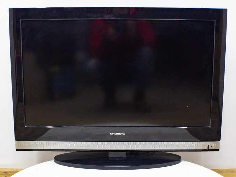 Телевизор 32 Grundig 32VLC6020C LCD 3D