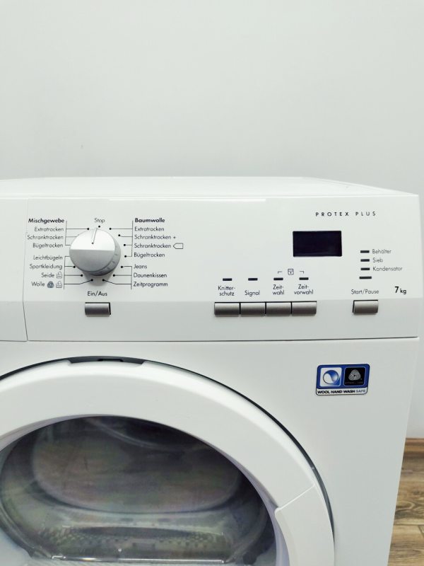 Сушильна машина AEG T66770IH4