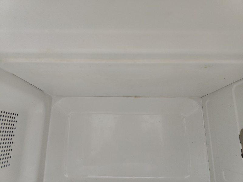 Мікрохвильова піч SwitchOn MW A01 1200W sn 07607