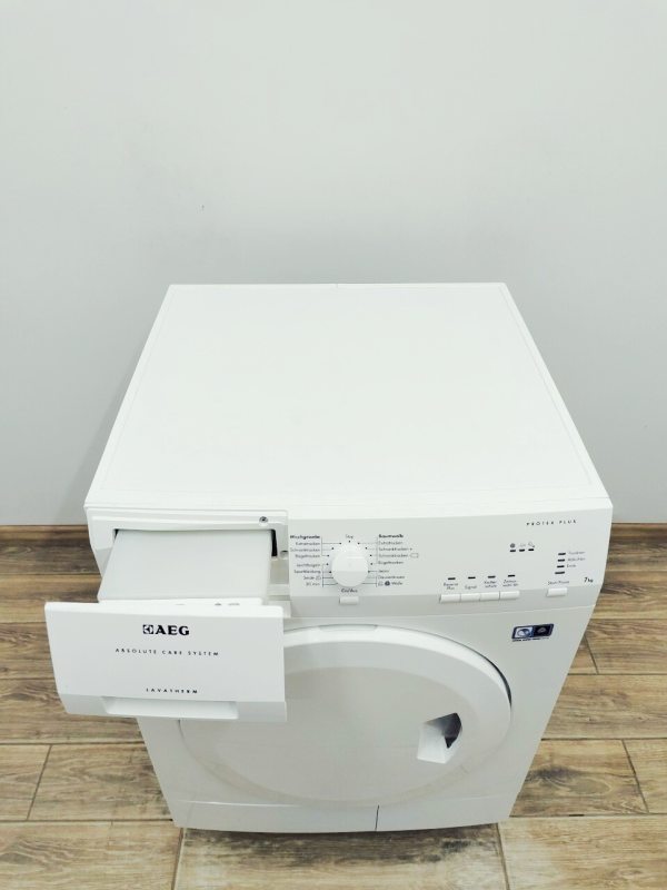 Сушильна машина AEG T55770IH4