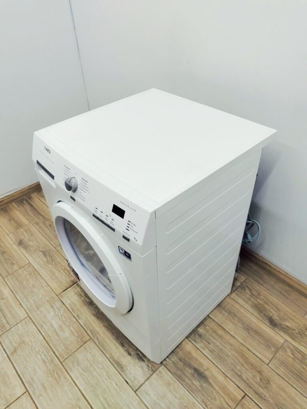 Сушильна машина AEG T66770IH4