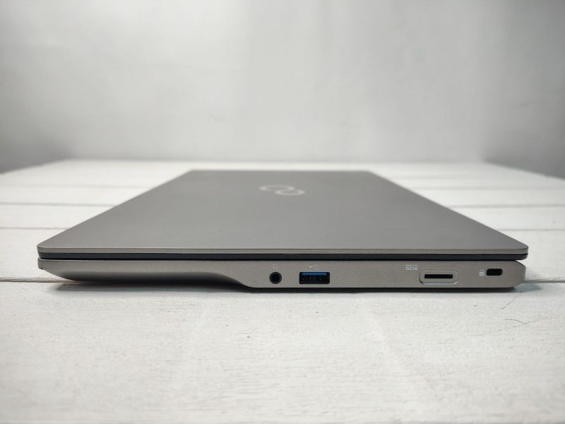 Ноутбук Fujitsu LifeBook U7411 14 FHD Б/У Бат до 8 годин