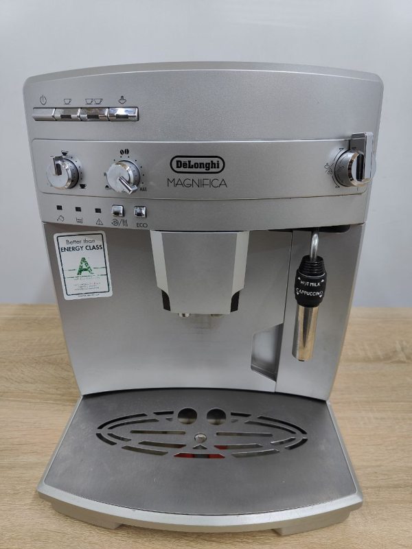 Кавоварка Delonghi Magnifica регульоване панарелло
