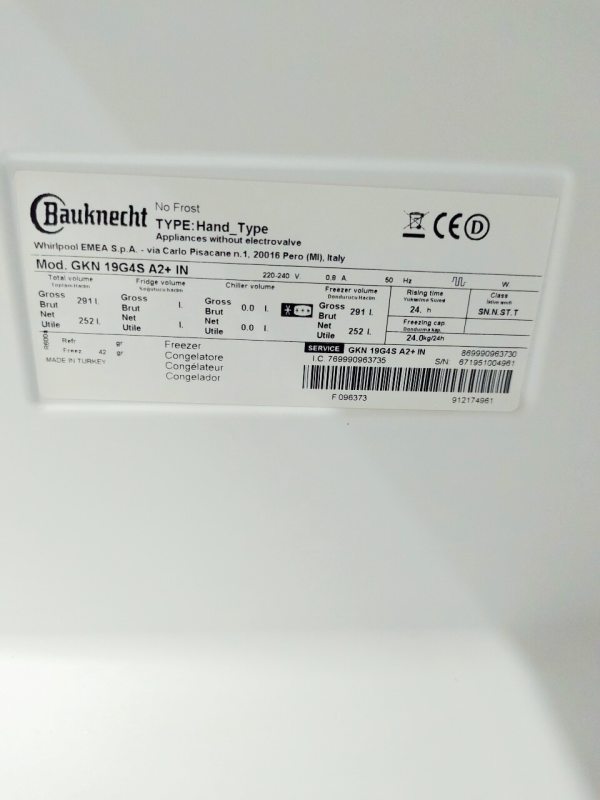 Морозильный шкаф Bauknecht GKN 19G4S