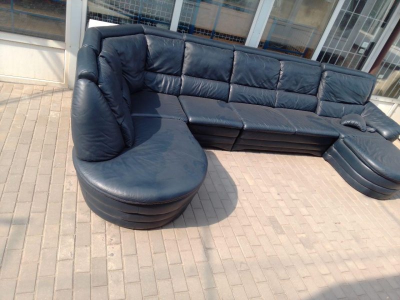 Угловой диван кожаный черный 20200410015