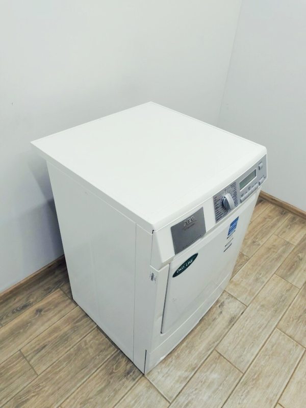 Сушильна машина AEG T59840