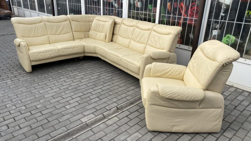 Комплект меблів кутовий диван + крісло шкіряний бежевий 13121902