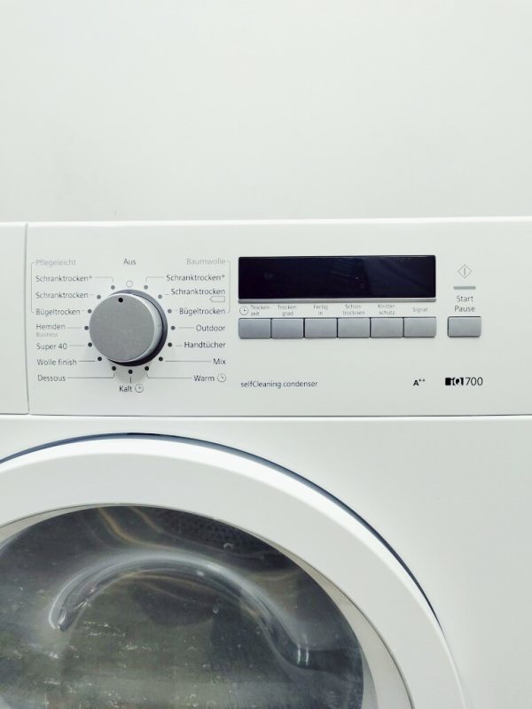 Сушильна машина Siemens IQ700 WT46W261 17