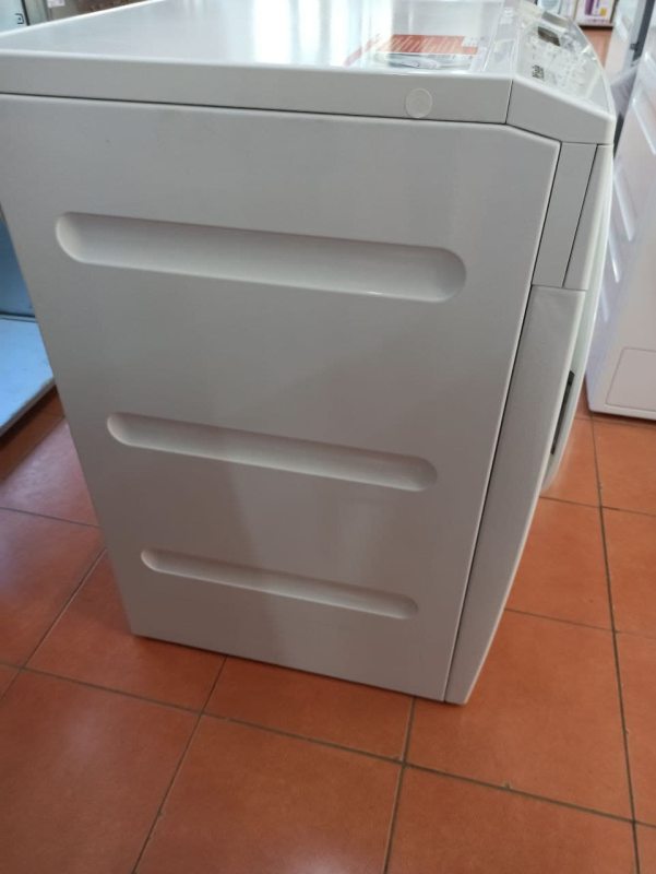 Сушильна машина Miele T9647C